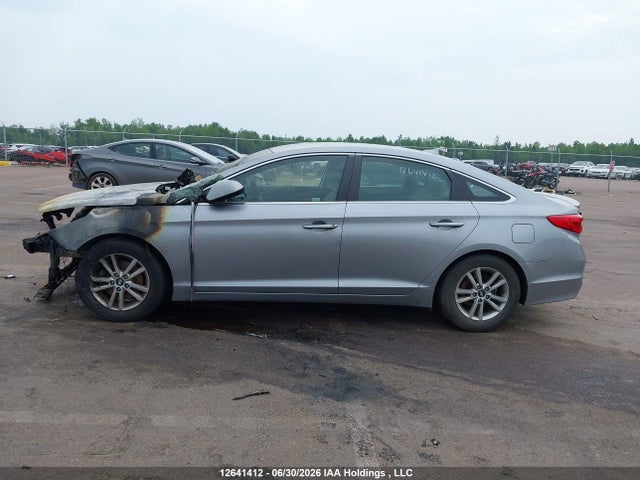 Hyundai SONATA SE 2015 5NPE24AF4FH205889 Image 13