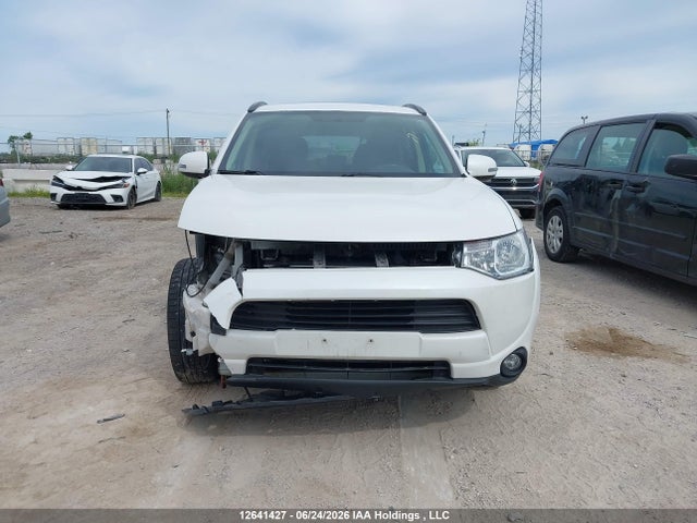 JA4JZ3AX9EZ604568 Mitsubishi Outlander Se