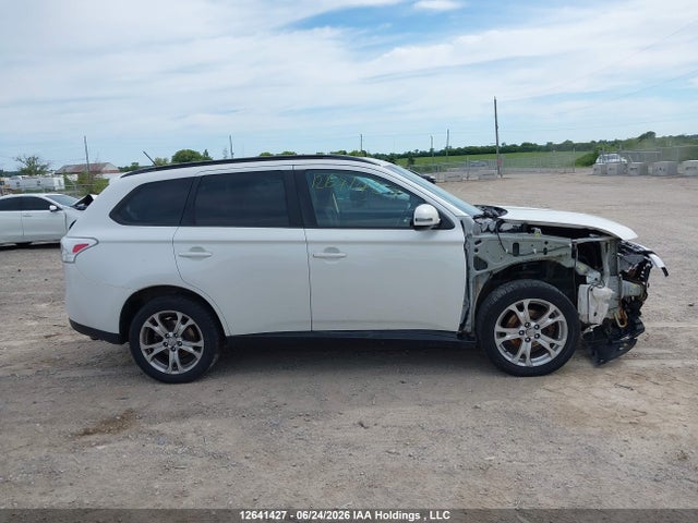 JA4JZ3AX9EZ604568 Mitsubishi Outlander Se