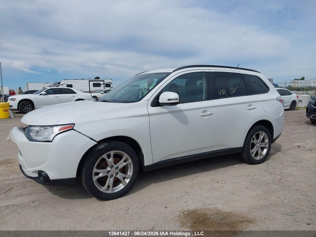 JA4JZ3AX9EZ604568 Mitsubishi Outlander Se