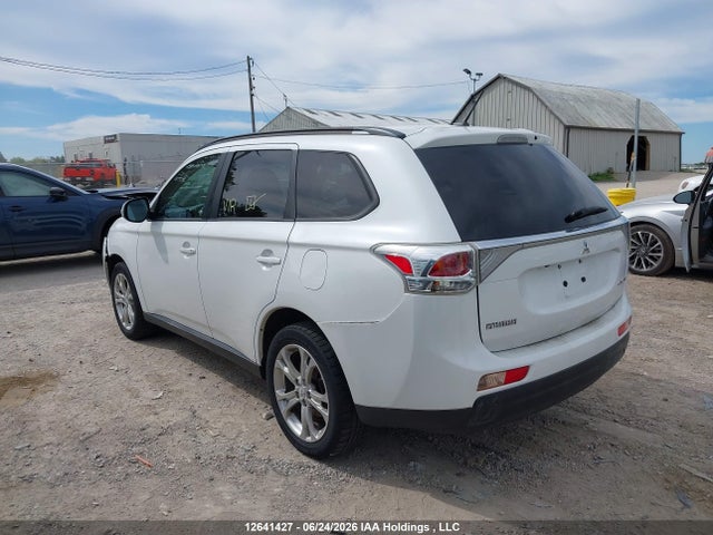 JA4JZ3AX9EZ604568 Mitsubishi Outlander Se