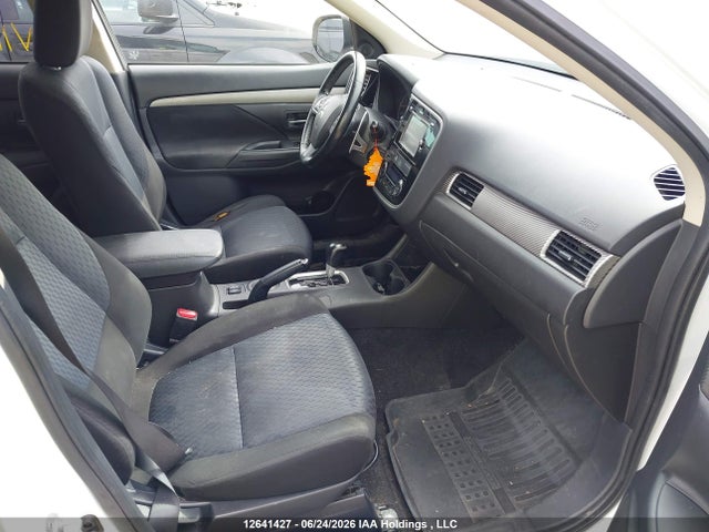 JA4JZ3AX9EZ604568 Mitsubishi Outlander Se