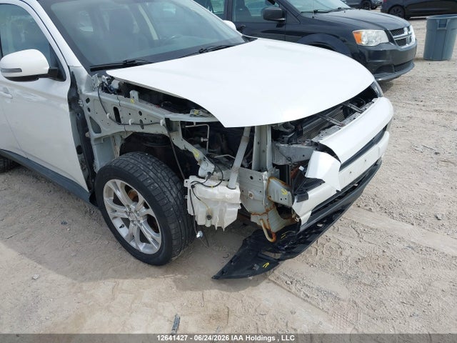 JA4JZ3AX9EZ604568 Mitsubishi Outlander Se