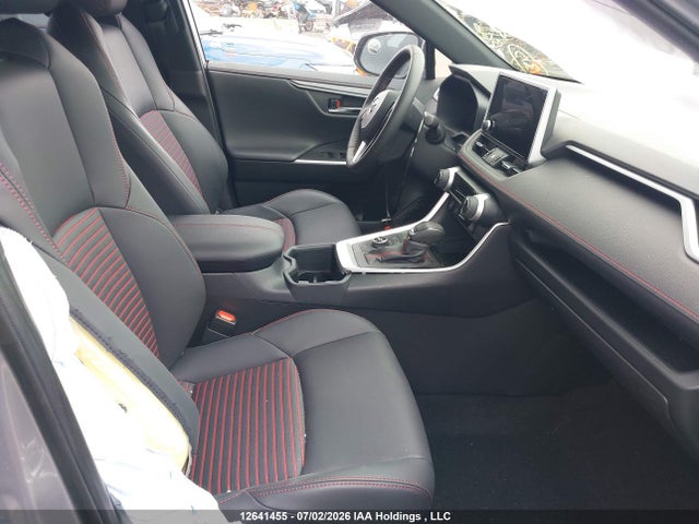Toyota RAV4 XSE 2025 JTMGB3FV3SD266458 Image 5