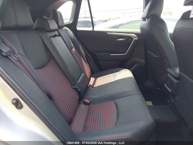 Toyota RAV4 XSE 2025 JTMGB3FV3SD266458 Image 8