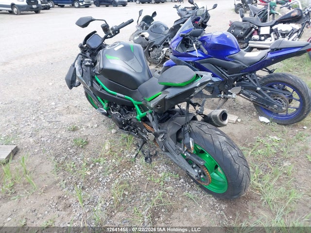 12641458 :رقم المزاد ، JKAZRCL11TA008118 vin ، 2026 Kawasaki Zr1000 L مزاد بيع