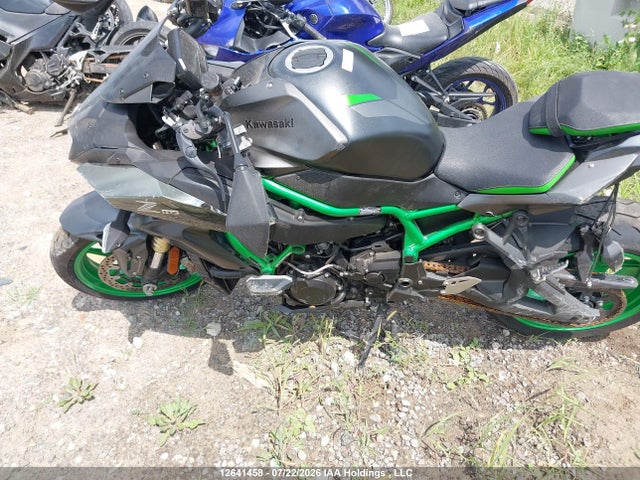 12641458 :رقم المزاد ، JKAZRCL11TA008118 vin ، 2026 Kawasaki Zr1000 L مزاد بيع