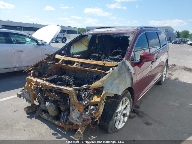 Продаж на аукціоні авто 2018 Chrysler Pacifica Touring L Plus, vin: 2C4RC1EG3JR107092, номер лоту: 12641459