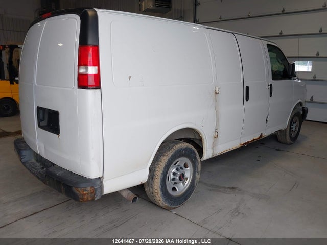 GMC Savana 2500 Work Van 2017 1GTW7AFF3H1121182 Image 4