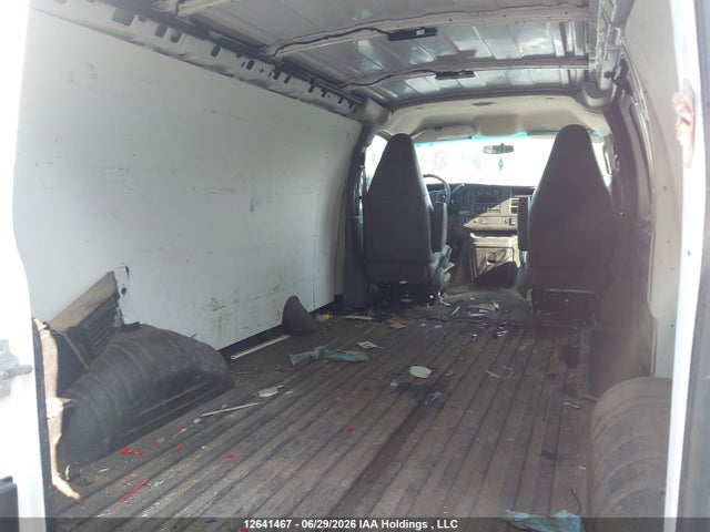 GMC Savana 2500 Work Van 2017 1GTW7AFF3H1121182 Image 8