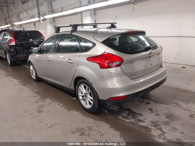 Ford FOCUS SE 2016 1FADP3K20GL218287 Image 3