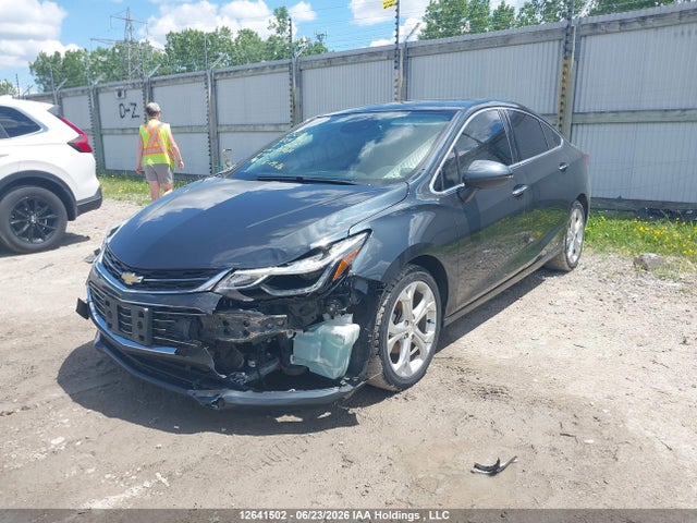 12641502 :رقم المزاد ، 1G1BF5SM5J7135688 vin ، 2018 Chevrolet Cruze Premier مزاد بيع