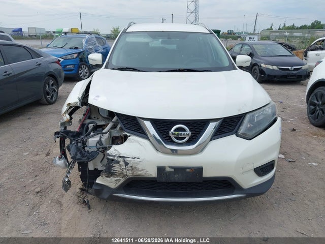 2015 Nissan Rogue S/sv მანქანა იყიდება აუქციონზე, vin: 5N1AT2MT0FC880101, აუქციონის ნომერი: 12641511