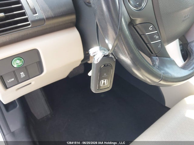 Honda Accord 2014 1HGCR3F92EA800215 Image 11