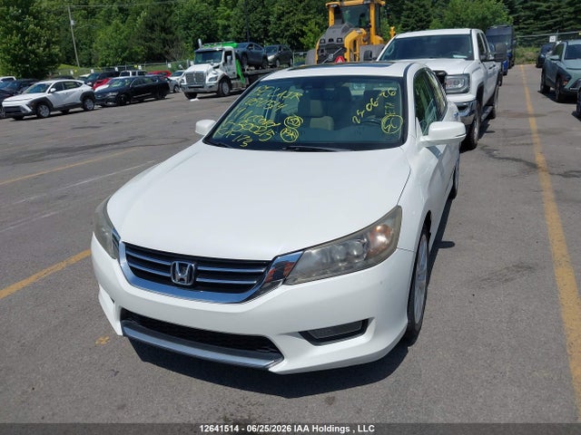 Honda Accord 2014 1HGCR3F92EA800215 Image 13