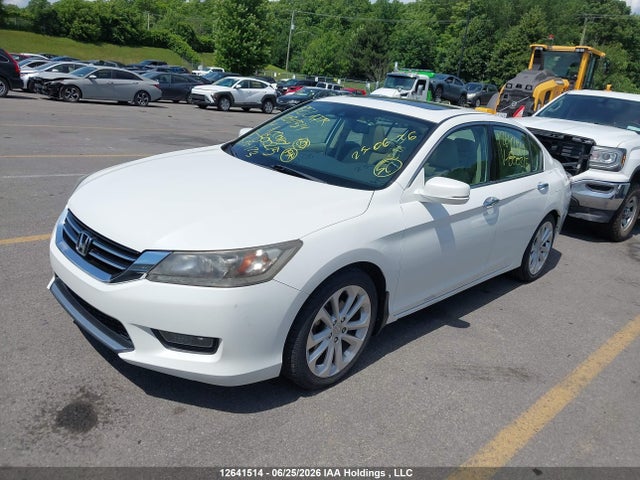 Honda Accord 2014 1HGCR3F92EA800215 Image 2
