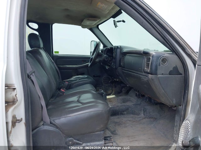 Auction sale of the 2004 Chevrolet Silverado C3500, vin: 1GCJC33U34F188723, lot number: 12641639