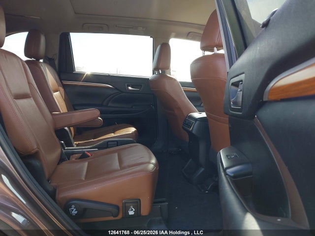 Toyota Highlander Limited 2017 5TDDZRFH9HS483375 Image 8
