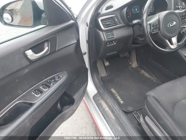 2017 Kia Optima Lx მანქანა იყიდება აუქციონზე, vin: 5XXGT4L38HG150337, აუქციონის ნომერი: 12641796