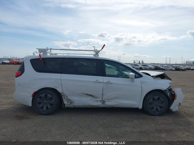 Chrysler Pacifica Hybrid Touring 2020 2C4RC1H78LR277835 Image 13