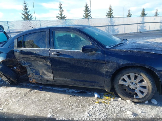 Chrysler 200 LX 2014 1C3CCBAB1EN229978 Image 13