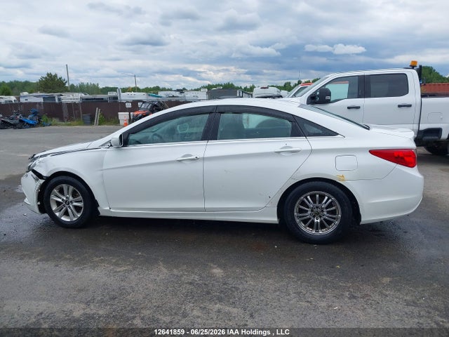 2011 Hyundai Sonata Gls მანქანა იყიდება აუქციონზე, vin: 5NPEB4AC8BH013682, აუქციონის ნომერი: 12641859