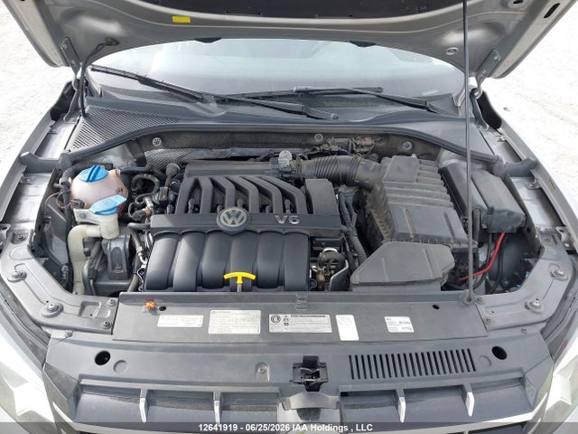 2013 Volkswagen Passat 3.6l Highline მანქანა იყიდება აუქციონზე, vin: 1VWCM7A30DC051597, აუქციონის ნომერი: 12641919