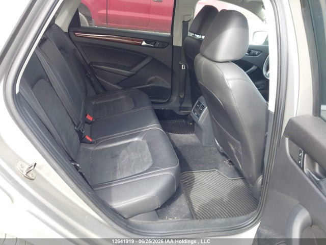 2013 Volkswagen Passat 3.6l Highline მანქანა იყიდება აუქციონზე, vin: 1VWCM7A30DC051597, აუქციონის ნომერი: 12641919