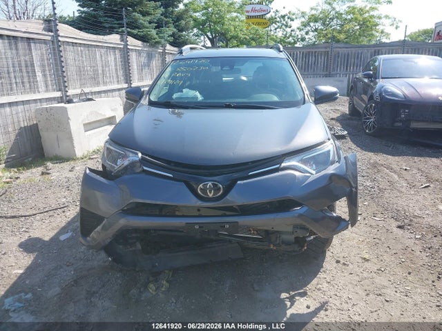 2018 Toyota Rav4 Le მანქანა იყიდება აუქციონზე, vin: 2T3BFREV6JW850230, აუქციონის ნომერი: 12641920