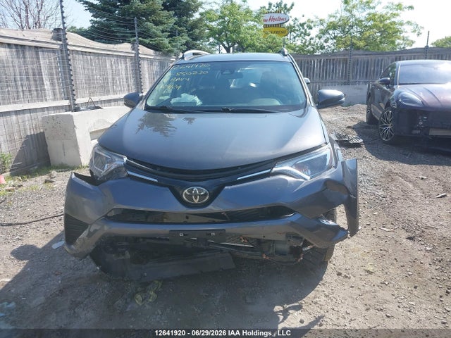 2018 Toyota Rav4 Le მანქანა იყიდება აუქციონზე, vin: 2T3BFREV6JW850230, აუქციონის ნომერი: 12641920