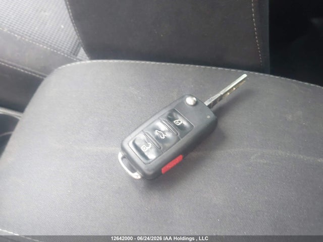2011 Volkswagen Golf მანქანა იყიდება აუქციონზე, vin: WVWBA7AJ5BW151440, აუქციონის ნომერი: 12642000