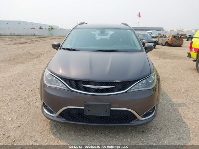 2C4RC1BG3HR541009 Chrysler Pacifica Touring-l
