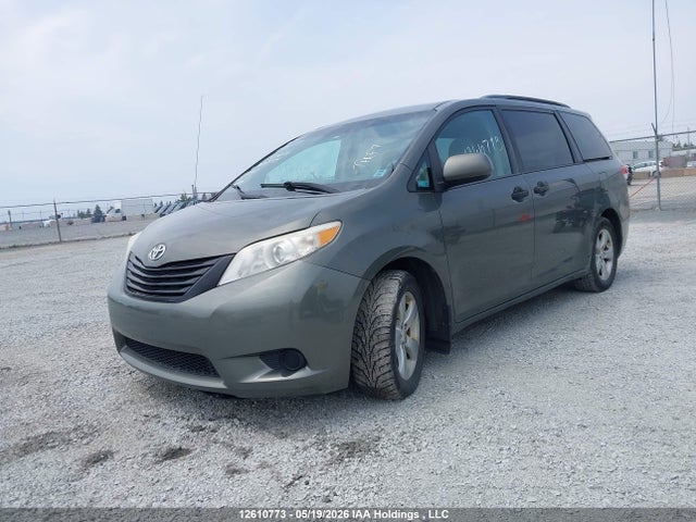 2012 Toyota Sienna V6 7 Passenger მანქანა იყიდება აუქციონზე, vin: 5TDZK3DC2CS260344, აუქციონის ნომერი: 12610773