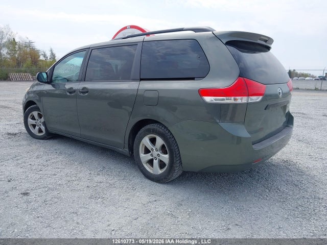 2012 Toyota Sienna V6 7 Passenger მანქანა იყიდება აუქციონზე, vin: 5TDZK3DC2CS260344, აუქციონის ნომერი: 12610773