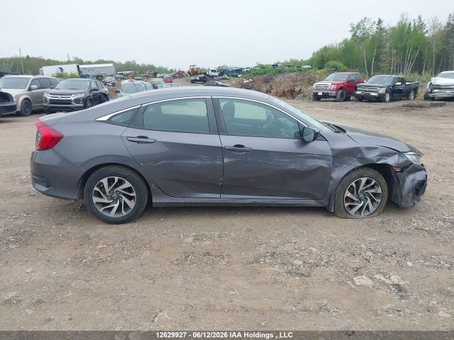 Honda CIVIC SE 2018 2HGFC2F68JH036526 Image 12