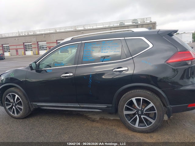 2017 Nissan Rogue მანქანა იყიდება აუქციონზე, vin: 5N1AT2MV5HC853500, აუქციონის ნომერი: 12642136