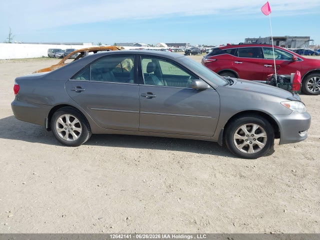 2005 Toyota Camry Le V6/xle V6 მანქანა იყიდება აუქციონზე, vin: 4T1BF30KX5U612812, აუქციონის ნომერი: 12642141