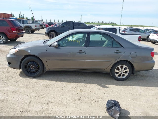 2005 Toyota Camry Le V6/xle V6 მანქანა იყიდება აუქციონზე, vin: 4T1BF30KX5U612812, აუქციონის ნომერი: 12642141
