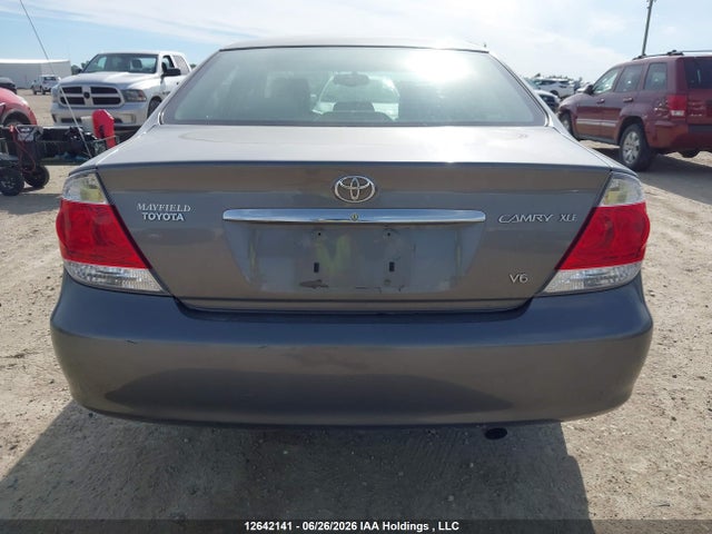 2005 Toyota Camry Le V6/xle V6 მანქანა იყიდება აუქციონზე, vin: 4T1BF30KX5U612812, აუქციონის ნომერი: 12642141