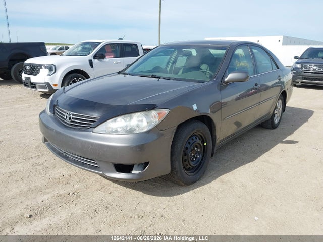 2005 Toyota Camry Le V6/xle V6 მანქანა იყიდება აუქციონზე, vin: 4T1BF30KX5U612812, აუქციონის ნომერი: 12642141