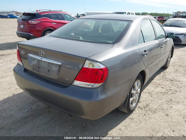 2005 Toyota Camry Le V6/xle V6 მანქანა იყიდება აუქციონზე, vin: 4T1BF30KX5U612812, აუქციონის ნომერი: 12642141