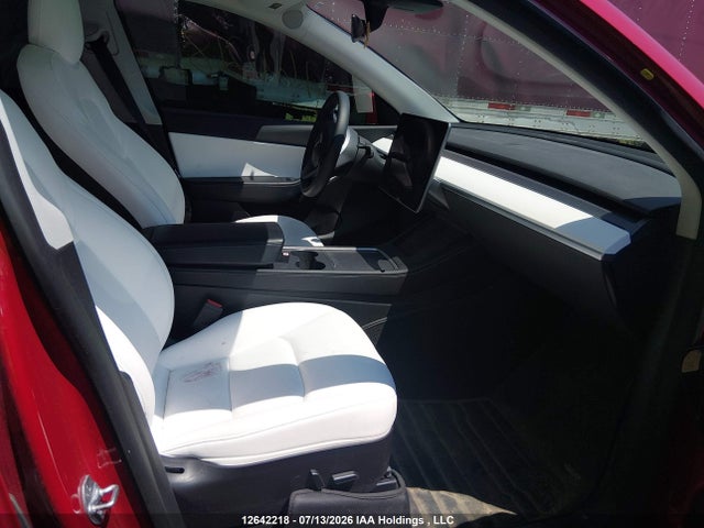 Продажа на аукционе авто 2022 Tesla Model Y Long Range, vin: 7SAYGDEE2NF425385, номер лота: 12642218