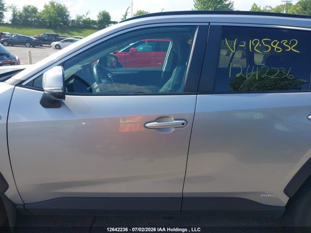 2021 Toyota Rav4 Hybrid Le მანქანა იყიდება აუქციონზე, vin: 2T3BWRFVXMW125832, აუქციონის ნომერი: 12642236