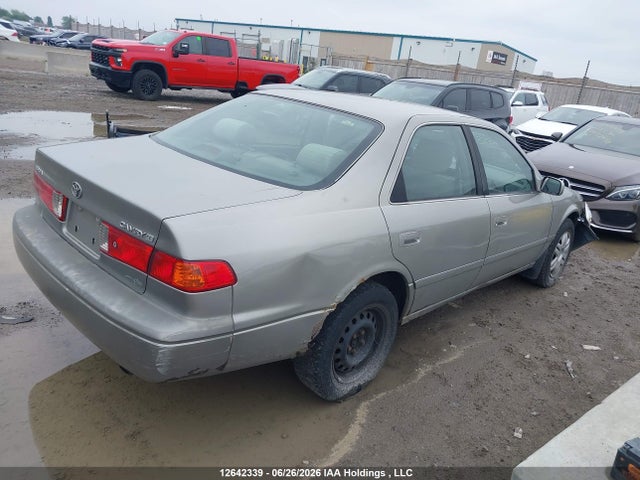 2001 Toyota Camry Ce/le მანქანა იყიდება აუქციონზე, vin: JT2BG22K910549981, აუქციონის ნომერი: 12642339
