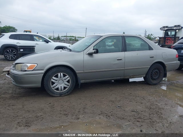 2001 Toyota Camry Ce/le მანქანა იყიდება აუქციონზე, vin: JT2BG22K910549981, აუქციონის ნომერი: 12642339