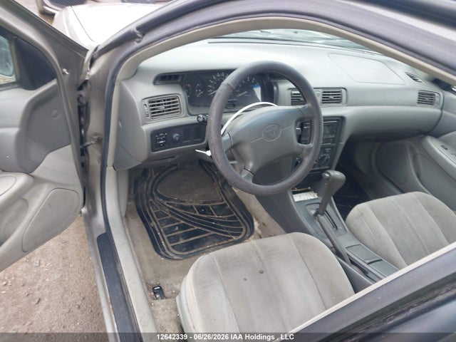 2001 Toyota Camry Ce/le მანქანა იყიდება აუქციონზე, vin: JT2BG22K910549981, აუქციონის ნომერი: 12642339