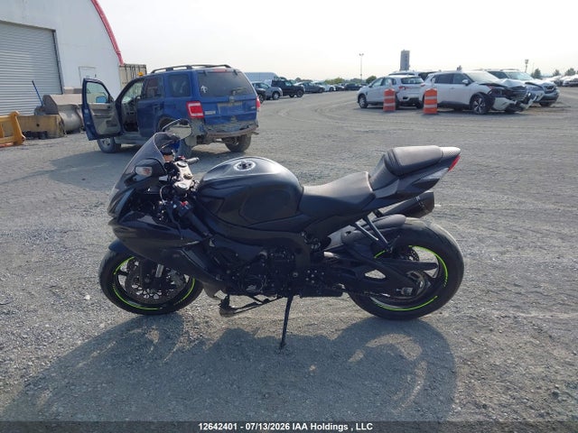 12642401 :رقم المزاد ، JS1GN7FA8N7100431 vin ، 2022 Suzuki Gsx-r600 مزاد بيع