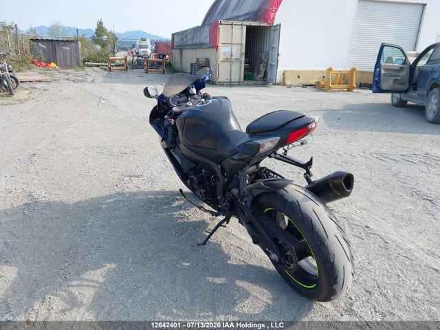 12642401 :رقم المزاد ، JS1GN7FA8N7100431 vin ، 2022 Suzuki Gsx-r600 مزاد بيع