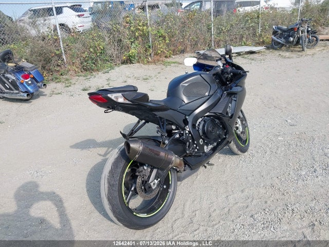 12642401 :رقم المزاد ، JS1GN7FA8N7100431 vin ، 2022 Suzuki Gsx-r600 مزاد بيع