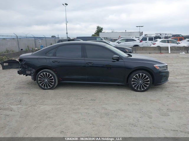1VWBA7A31NC007470 Volkswagen Passat 2.0t Limited Edition